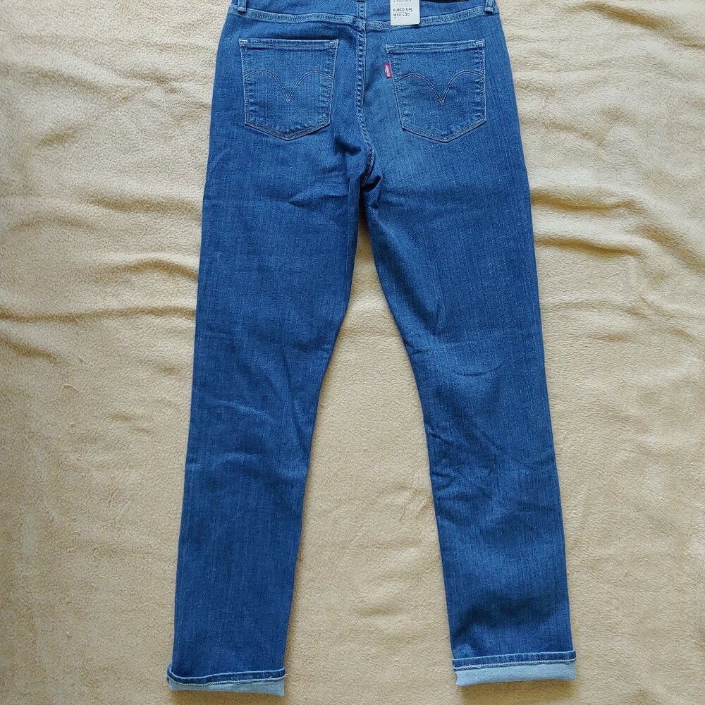 Levi's Classic Mid Rise Skinny Jean Size 6M NWT